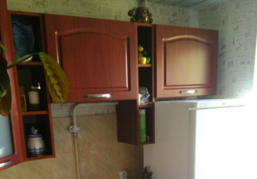 Кухня красное дерево